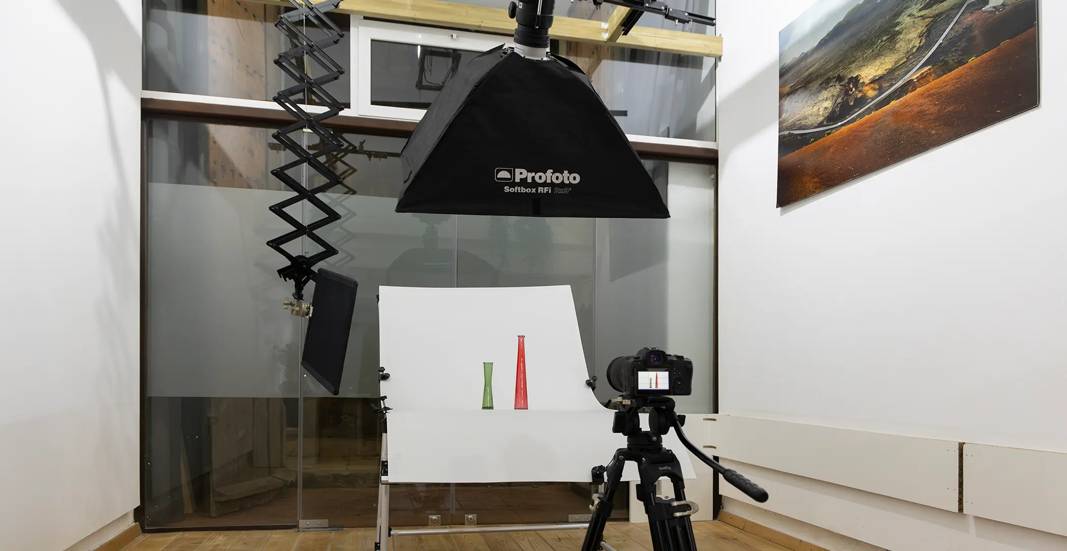 Alquiler estudio fotográfico económico con look de oficina. estudio 5